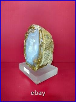 Agate crystal in petrified wood polished with base 960gr 5x10x11cm (62)